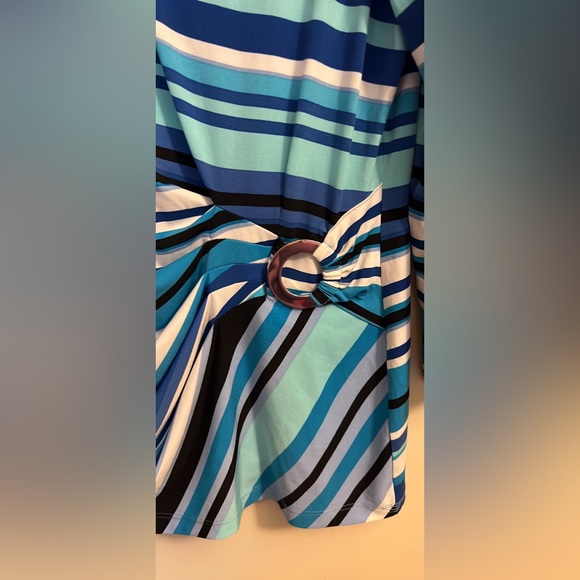 Striped Calvin Klein Top ✨ - Picture 2 of 5